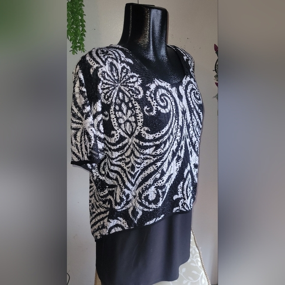 Frank Lyman Black and White Short Sleeve Lace Overlay Top L - Picture 3 of 7